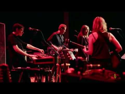 Katie Herzig - "Frequencies" (eTown webisode #710)