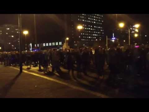 Tuż przed przyjazdem autobusu żywa fala zablokowała na pół godziny ruch w Warszawie super!?