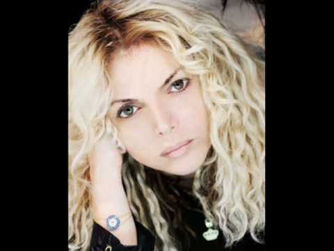 Fulden Uras & Bensiz Olsun 2010 Version & Söz-Müzik: Serdar Ortaç