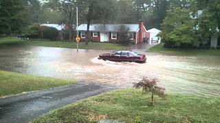 preview picture of video 'Flood in front of home Lexington, KY  8/31/13'