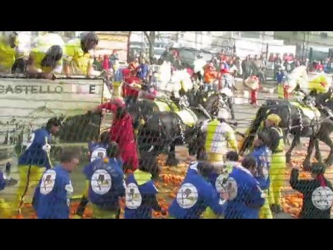 Carnevale di Ivrea - Battaglia delle arance - I difensori del castello