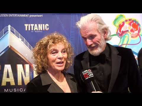 On The Red Carpet   Titanic de Musical Galapremiere