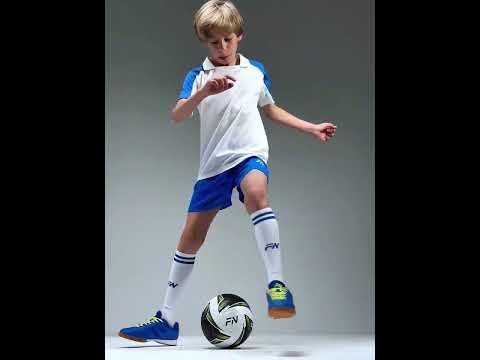 Миниатюра изображения товара Футбольная форма FN Phantom Kid / KFN4261022-409 (р.140, белый/синий)