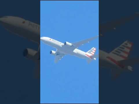 Boeing 777 de American Airlines sobrevolando Buenos Aires rumbo Ezeiza!!!