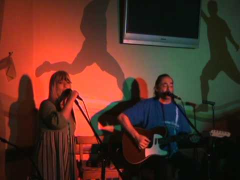 Magda Puskas si Valentin Moldovan - Om in amurg