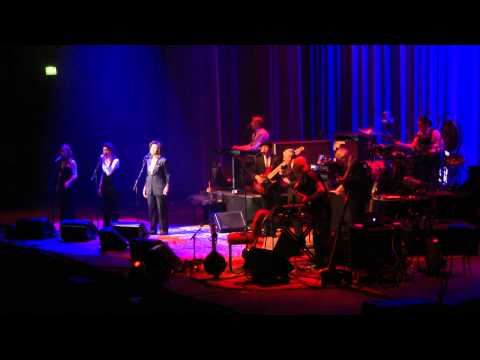 Sharon Robinson "Boogie street", Leonard Cohen World tour 2010