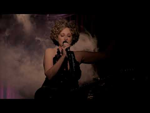 KATIA B - Só Deixo Meu Coração na Mão de Quem Pode