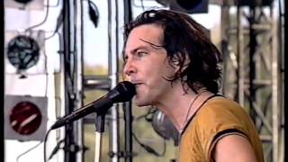 Ed talking - Fuckin`Up by Neil Young - Encore break (Pinkpop 2000)