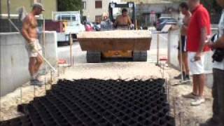 preview picture of video 'Stabilizzazione terreni PRS NEOWEB strada arginale ciclopedonale Soave, Verona'
