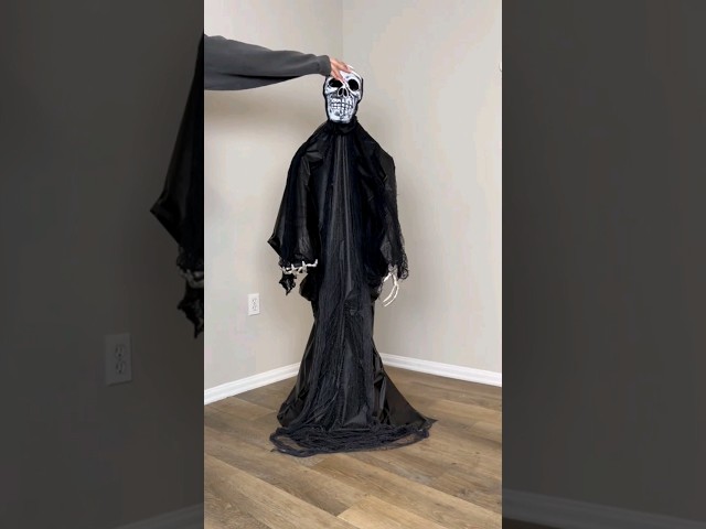Vídeo relacionado con GOODS+GADGETS Decoración Esqueleto 160 cm - Decoración de Fiesta y Halloween Esqueleto de Terror de Cuerpo Entero