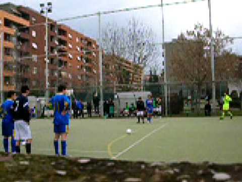 Andrea Cimino danza dopo il gol
