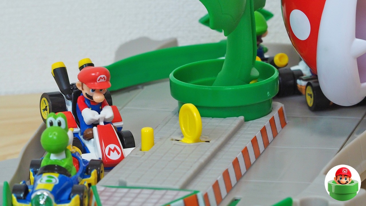 Introducing a Mario toy: Dodge the spinning Piranha Plants! Mario Kart Toy Track Set　#mario