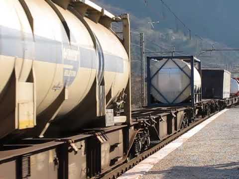 E412 014 e 020 in transito a Borghetto con Merci per Brennero