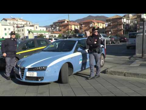 Paura nella notte, bomba carta esplode davanti ad un bar del centro