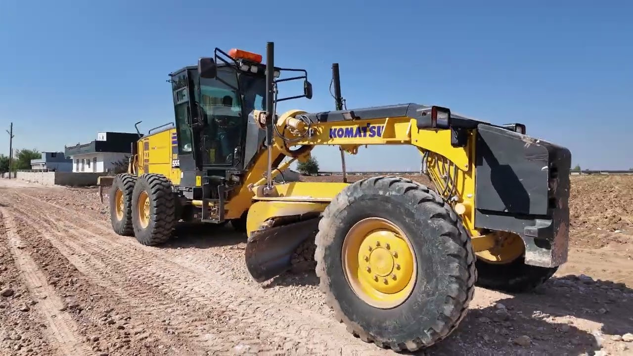 HARRAN’DA YOLLAR BÜYÜKŞEHİR’LE YENİLENİYOR