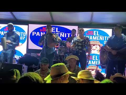 Esa Mujer (En Vivo)Tributo A Victorio Vergara