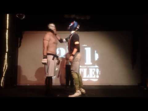 El Chango Blanco vs Evil Fruit Bat of BXCW