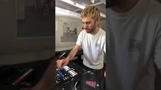 Kanye West - Flashing Lights (A-Trak remix)