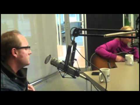 Heartless Bastards Performs "Skin and Bone"