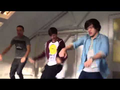 ZaynOfficialMalik’s Video 14420723730 YHWC0ha_g00