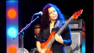 Candy Dulfer - Mag poo (Rhonda Smith Bass Solo)