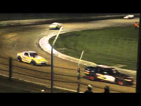 Huntly speedway 6 April 2014 saloon race 19