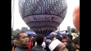 preview picture of video 'Balon udara wonosobo 2013 (bejijurang,bejiarum)'