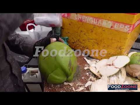 Master of Coconut Cutting Skills   food zoone