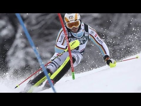 Deutsche Skirennläuferin Paulina Schlosser Verletzt und bei einem Sturz das Bein gebrochen -