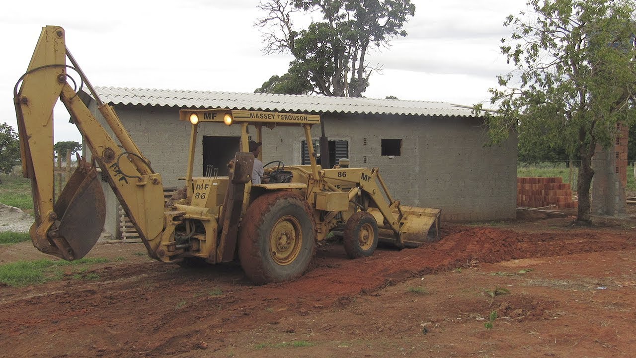 RETROESCAVADEIRA NA OBRA – CONSTRUÇÃO DA MINHA CASA EP 6