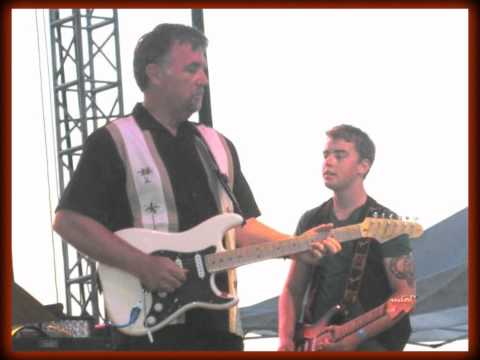 E Band - `Praise Ye the Lord`