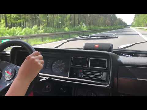 Lada 2107 1500 auf der Autobahn