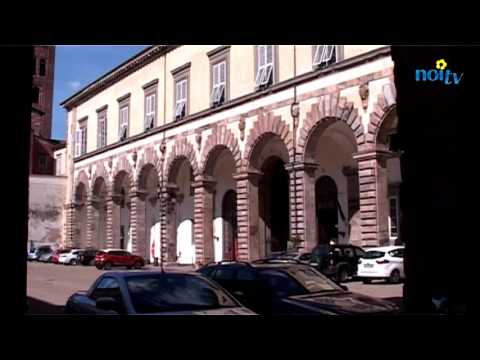 Chiede soldi per far sparire una pratica: arrestata impiegata della Prefettura di Lucca