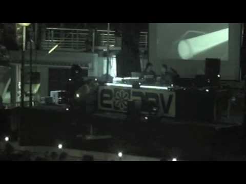 Manu Sanchez & Surit at Porto Cristo Beach Party 2007.m4v