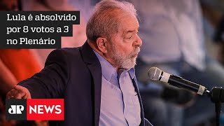 Bolsonaro “lamenta pelo futuro do Brasil” após decisão do STF que torna Lula elegível