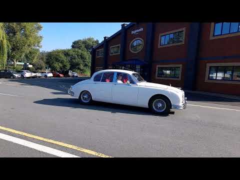 Lot 16  - 1961 Jaguar Mk II 3.8 Auto