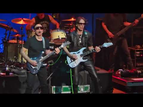 Steve Vai/Joe Satriani playing "The Sea of Emotion", live at The Belk Theater in Charlotte.