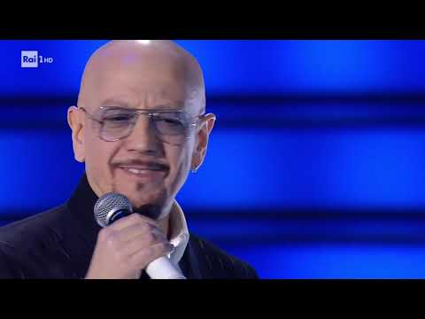 Enrico Ruggeri canta "Il portiere di notte" - Una storia da cantare 22/02/2020