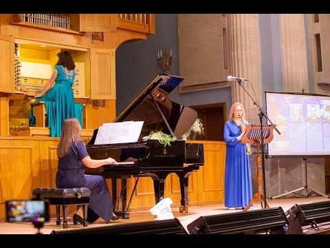 чудно пел среди ветвей голосистый соловей и ему.