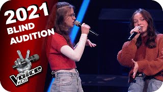 Julia Michaels - Issues (Alicia &amp; Jasmina) | The Voice Kids 2021 | Blind Auditions