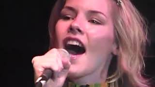 Jennifer Paige performing at the Paducah Summer Festival, 7/23/98.