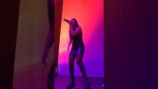 Lynda - L’Amour Ne Suffit Pas - Eternel Big Black Tour @ Marseille [25/11/17]