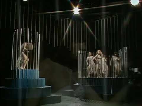 Top Of The Pops - 1979.08.30 - Sister Sledge - Lost In Music (Legs & Co)