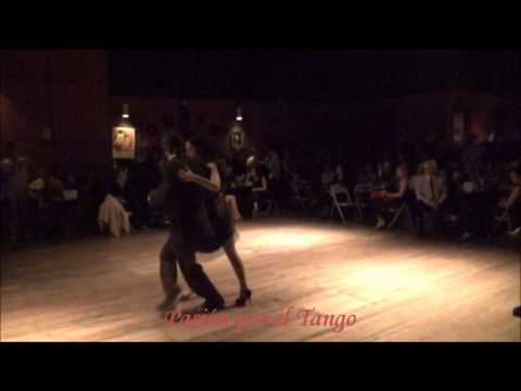 SANDRA GATTI y EDUARDO ARCE Bailando el tango DERECHO VIEJO en MALDITA MILONGA