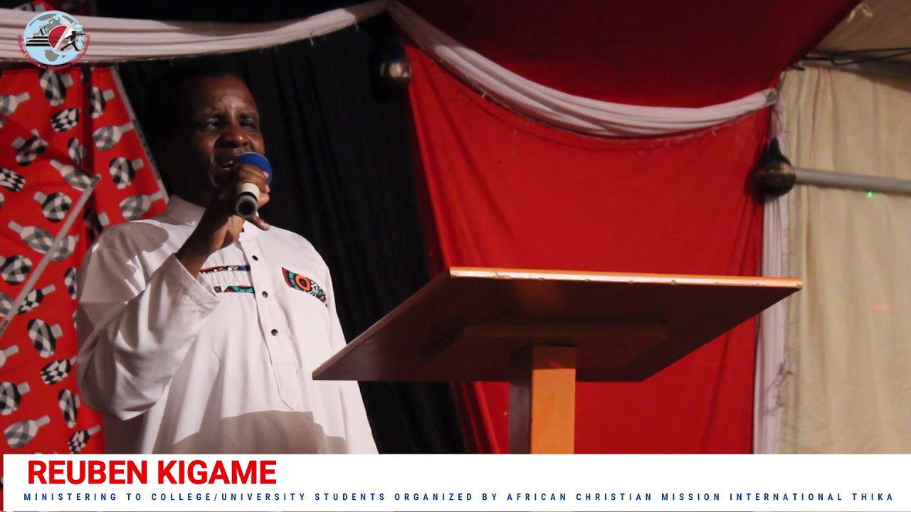 Reuben Kigame Ministering in the inter college/university dinner organized by ACMI 2020