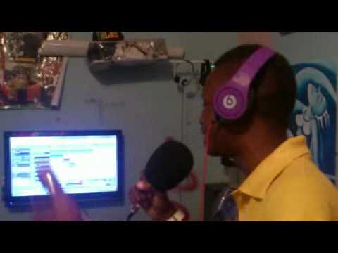 YounG SwaggeR Freestyle (Nota Boy a.k.a Fofinho do Club) New flash Recorrds 2012