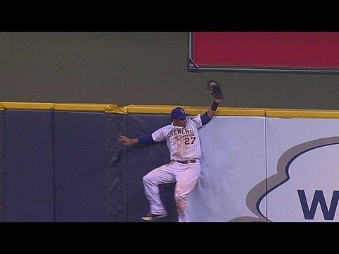 NYM@MIL: Gomez robs Byrd of a homer in the seventh