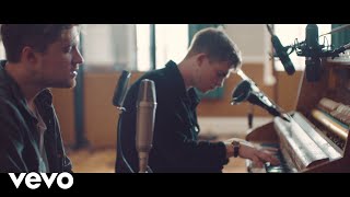 Aquilo - Six Feet Over Ground (Live From RAK Studios)