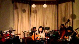 「Hard Travelin'」Lonesome Strings and Mari Nakamura