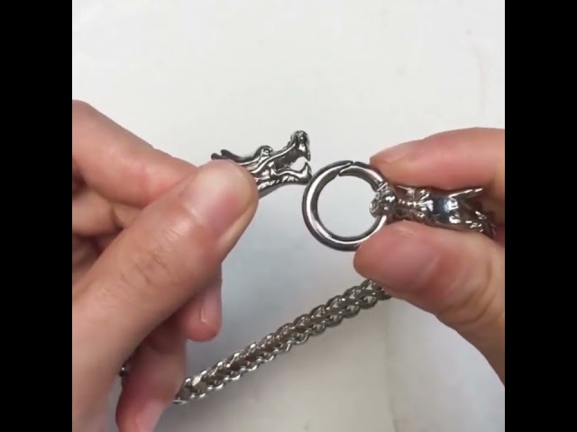 Vídeo relacionado con DonDon Collar de Cuero para Hombre 50 cm con Colgante de Acero Inoxidable dragón in 3D óptica